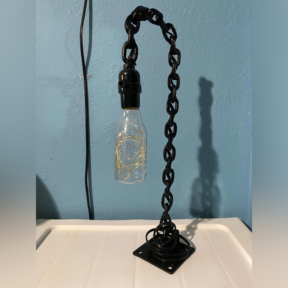 Table lamp